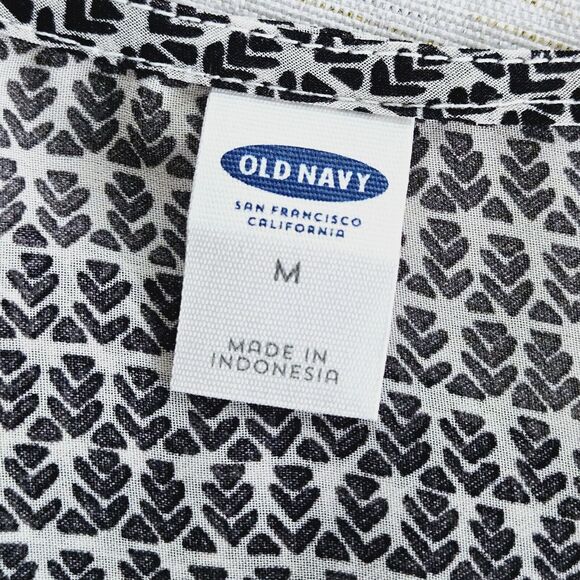 Old Navy Tank Top Womens M Lightweight Semi Sheer Black White Aztec Print Boho - Picture 8 of 11